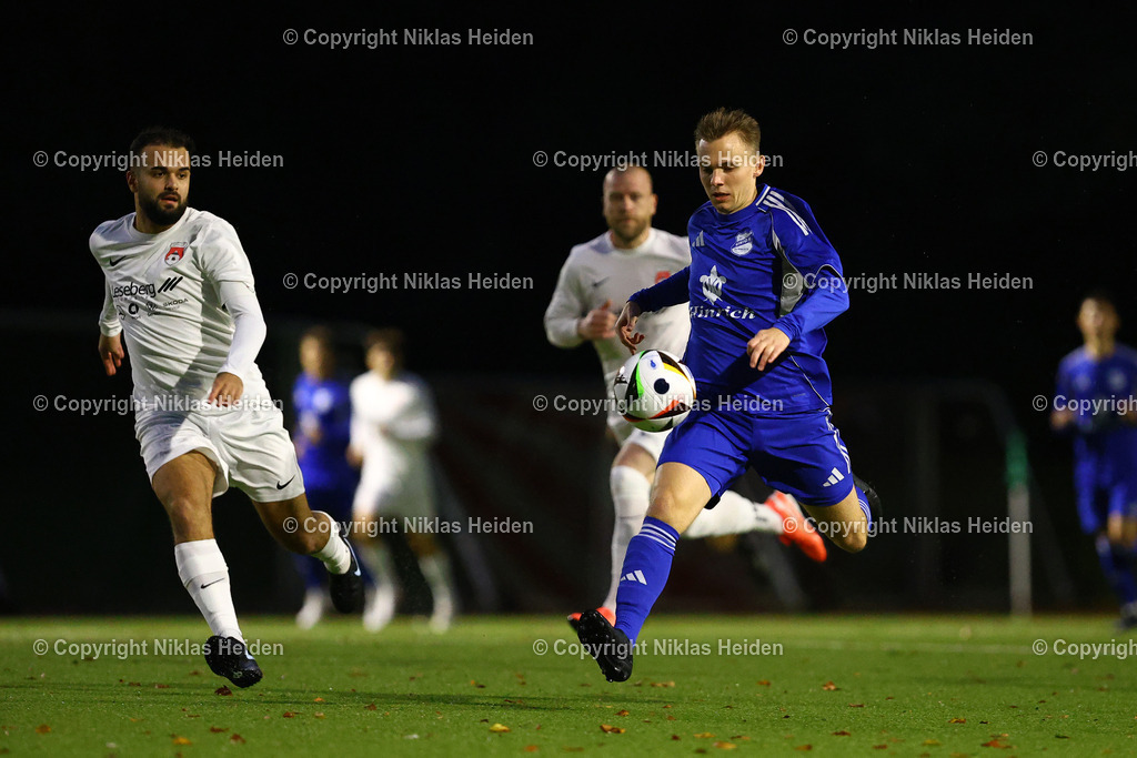 NH_TuSOsdorf_UnionTornesch_LottoPokal_08102025 | #21 Furkan Demir (TuS Osdorf), #3 Jean Patrice Meyer (Union Tornesch)Fußball I Herren I Lotto-Pokal I Saison 2025-2026  I 3. Runde I TuS Osdorf - Union Tornesch I 08.10.2025 I Sportplatz Blomkamp