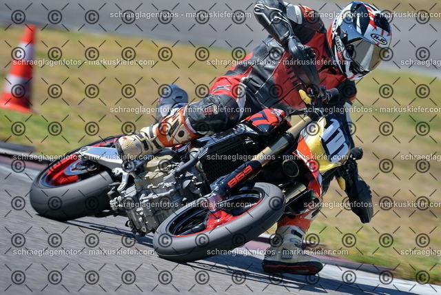 26bt04-1150 | markuskiefer.com - Realisiert mit Pictrs.com