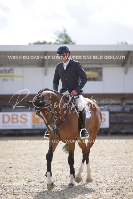 1J2A3102Andreas Erni_ Caloubet 6_ Kn092_ Havekost | Foto- und Videografie für alles rund ums Pferd. Hochwertige Bilder und Videos vom Spring- und Dressurreiten, Voltigieren & mehr. Jetzt aktuelle Veranstaltungen und Preise im Shop ansehen. - Realisiert mit Pictrs.com