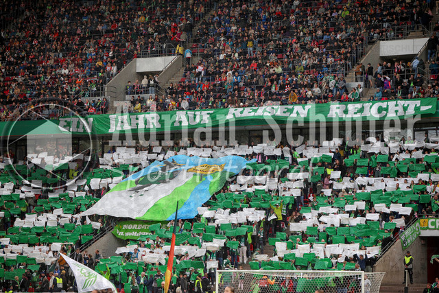 14.05.2026, GER, Fussball, Frauen, DFB-Pokal, Finale, Saison 2025/2026, VfL Wolfsburg - FC Bayern München | die Fans vom VfL Wolfsburg mit einer Choreo