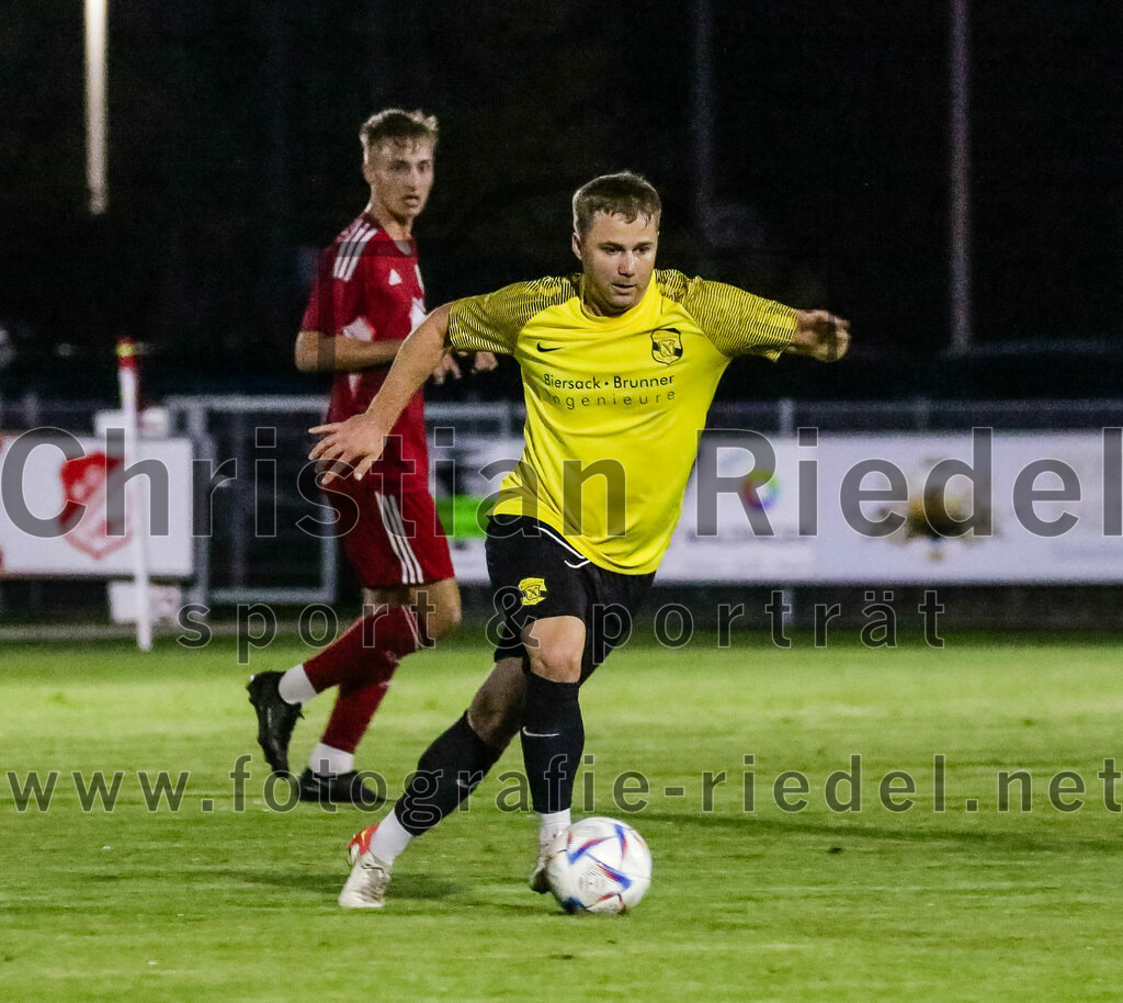 2023-09-07_108_FC_Finsing_gegen_FC_Moosinning_II | Finsing, Deutschland, 07.09.2023:
Fußball, Kreisliga 2023 / 2024, 8. Spieltag, FC Finsing gegen FC Moosinning II, Endergebnis: 3:0

Peter Werndl (FC Moosinning, #8)

Foto: Christian Riedel / fotografie-riedel.net