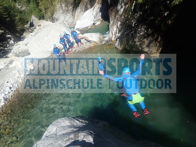 P1010027 | Bestelle die Bilder deines Berg- oder Wasser-Abenteuers mit Mountain Sports bequem von zu Hause aus direkt über unseren Online Fotoshop von pictrs.com. - Realisiert mit Pictrs.com