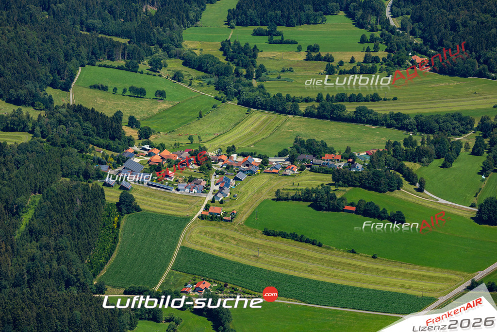 Die Luftaufnahme Asberg - Innernzell wurde 2022 vom Flugzeug aus (keine Drohne) erstellt. Hohe Auflösung -für große Poster und Wandbilder geeignet - Garantiert!