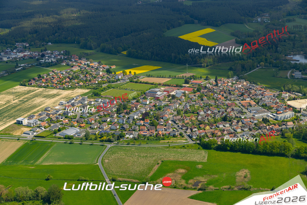 Das Luftbild der Stadt Mitwitz wurde 2022 vom Flugzeug heraus erstellt (keine Drohnen-Aufnahmen) Aufnahmehöhe ca.450 Meter- hohe Bildauflösung und Druck-Qualität. Garantiert!