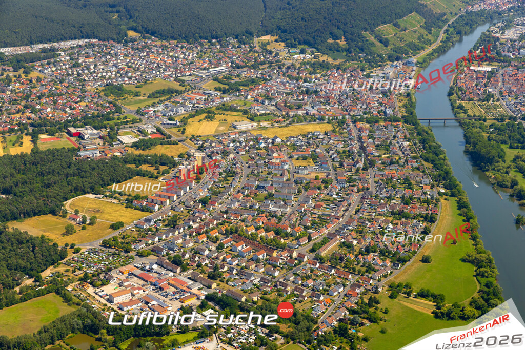 Das Luftbild zeigt :  Erlenbach am Main - Die Luftaufnahme wurde 2023 vom UL-Flugzeug aus erstellt ( keine Drohne ) - Hochauflösende Luftaufnahme - Für grossformatige Ausdrucke geeignet. Die Geschenkidee !Mit Lizenz und Bildrechte bestellbar