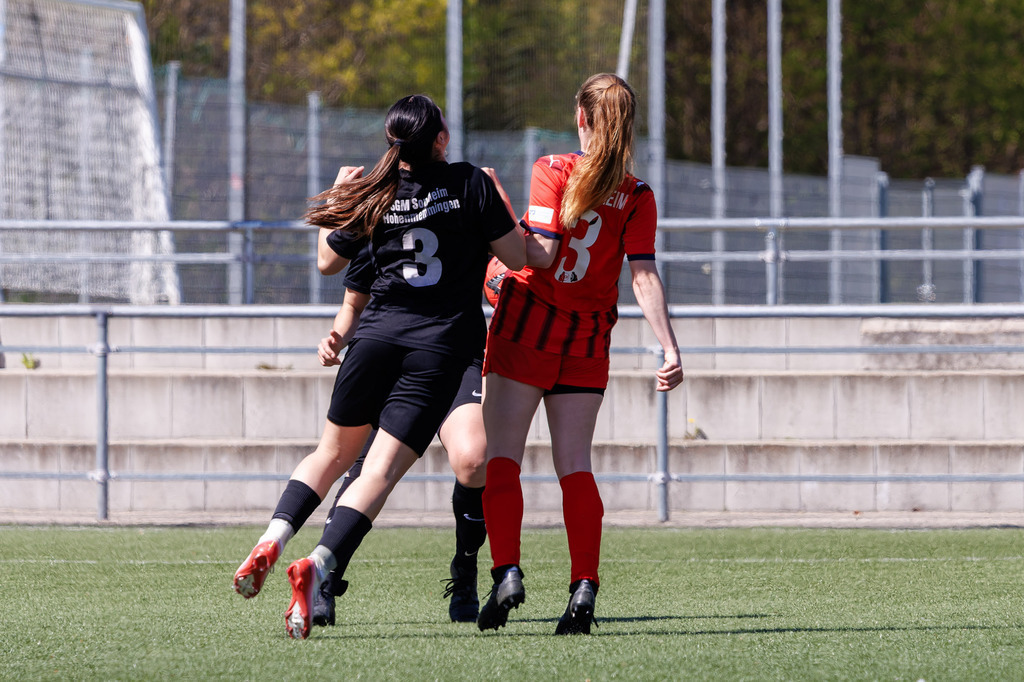 20260426-FCH-Hohenmemmingen_056 | 1.FC Heidenheim 1846 II vs. SGM Hohenmemmingen/Sontheim, Fußball, Frauen, Bezirksliga Meisterrunde, 2025/2026, 1. Spieltag, 26.04.2026 in Heidenheim, Kunstrasen b. Voith-Arena West(Foto: Michael Bulling) - Realisiert mit Pictrs.com