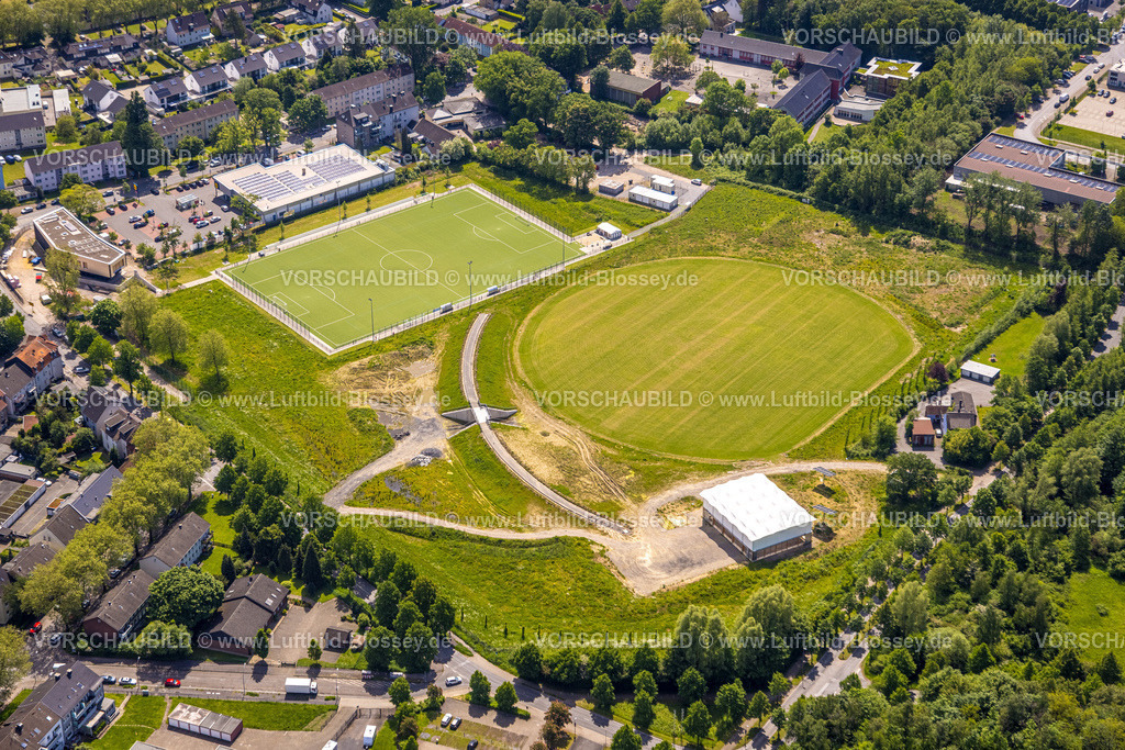 Gladbeck230510684 | Luftbild, Baustelle Stadtteilpark, Sportpark und Freizeitpark Mottbruch, Brüsseler Straße, Sportplatz SuS Schwarz Blau Gladbeck, Brauck, Gladbeck, Ruhrgebiet, Nordrhein-Westfalen, Deutschland