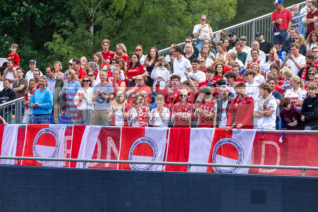 Final4_20250601-1333-HK108513 | Krefeld, Deutschland, 01.06.2025:  Feldhockey Final4 2025 – „Deutsche Feldhockey-Meisterschaften 2025“ Crefelder HTC - Rot-Weiss Köln (Finale Herren) im Gerd-Wellen-Hockeyanlage am 01.06.2025 in Krefeld, Deutschland. (Foto von Kramhöller/Fehrmann/Kaste)Krefeld, Germany, 01.06.2025: Feldhockey Final4 2025 – „Deutsche Feldhockey-Meisterschaften 2025“ Harvestehuder HTC - Düsseldorfer HC (Finale Damen) in Gerd-Wellen-Hockeyanlage at 01.06.2025 in Krefeld, Deutschland. (Foto from Kramhöller/Fehrmann/Kaste)