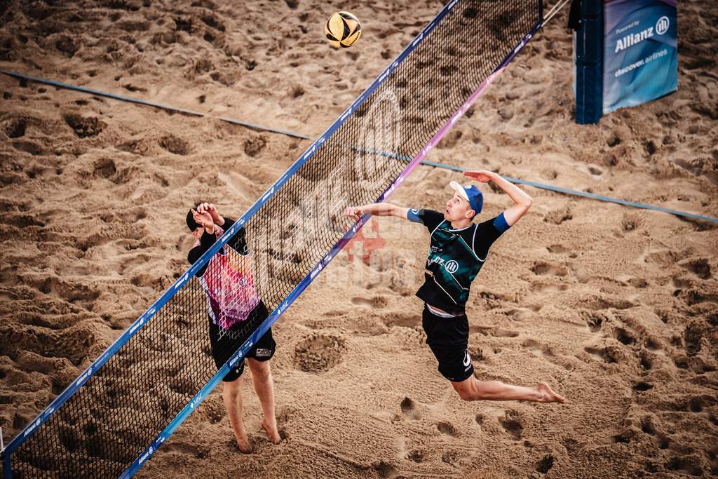Beachvolleyball | Männer | Allianz German Beach Tour 2025 | Tourstop Berlin | 23.08.2025 | Momme Lorenz beim Angriff