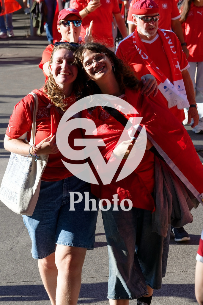 Finland v Switzerland: UEFA Women's EURO 2025 Group A | GENEVA, SWITZERLAND - JULY 10: Fans of Switzerland with flags and banner  during the UEFA Women's EURO 2025 Group A match between Finland and Switzerland at Stade de Geneve on July 10, 2025 in Geneva, Switzerland. (Photo by Giuseppe Velletri Sports Press Photo/Getty Images)