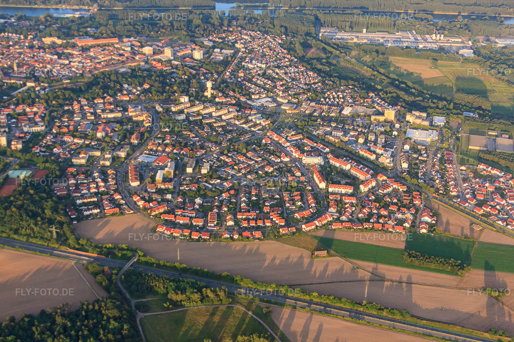 Luftbild: Ludwig-Erhard-Straße in Germersheim im Bundesland Rheinland-Pfalz in Deutschland. Foto: IMG_51599.jpg vom 08.08.2012 durch Werner Riehm/FLY-FOTO.de