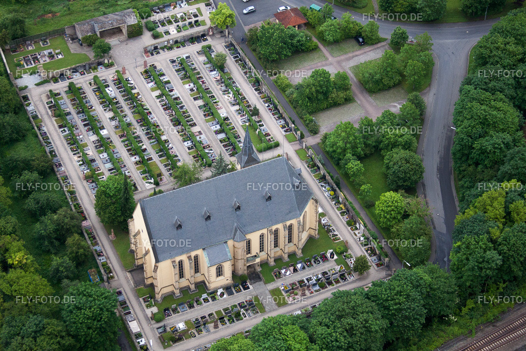 Kirchengebäude der Pfarr- und Wallfahrtskirche "Maria Sondheim" im Ortsteil Heugrumbach | Luftbild: Kirchengebäude der Pfarr- und Wallfahrtskirche "Maria Sondheim" im Ortsteil Heugrumbach in Arnstein im Bundesland Bayern in Deutschland. Foto: IMG_66076.jpg vom 30.05.2014 durch Werner Riehm/FLY-FOTO.de - Realisiert mit Pictrs.com