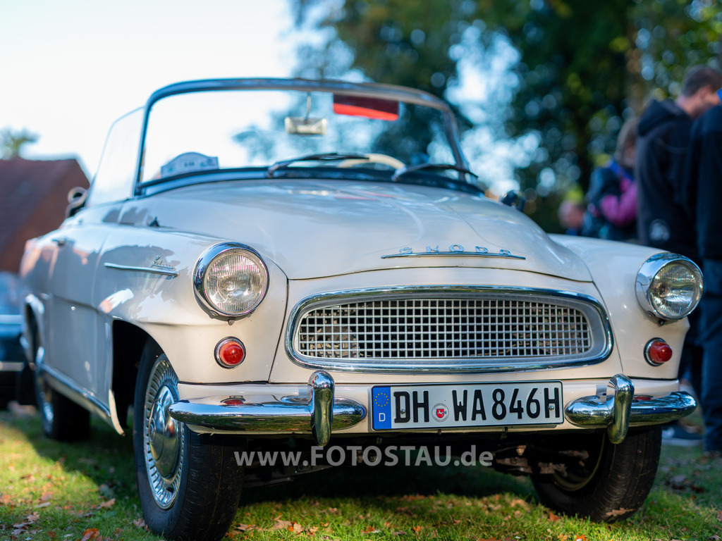 20251018-00133 | Syke Barrien 2025 Oldtimer Treffen - Realisiert mit Pictrs.com