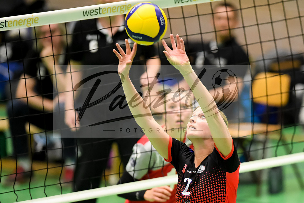 VCOBWA20211106_084 | Volleyball, Frauen:   bei dem Spiel der 3. Liga West zwischen VC Osnabrueck und SV BW Aasee in der Schlosswallhalle am 06.11.2021 in Osnabrueck, Deutschland. - Realisiert mit Pictrs.com