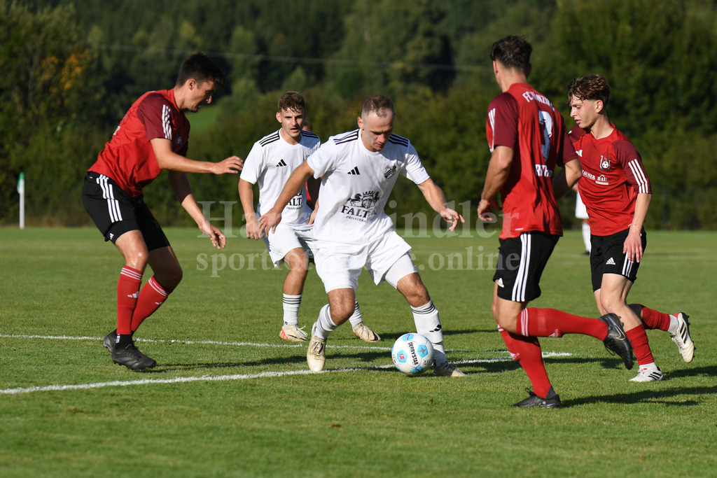 Bezirksliga Ost: SpVgg Ruhmannsfelden : FC Künzing | Felix Brunner  (SpVgg Ruhmannsfelden) - Realisiert mit Pictrs.com