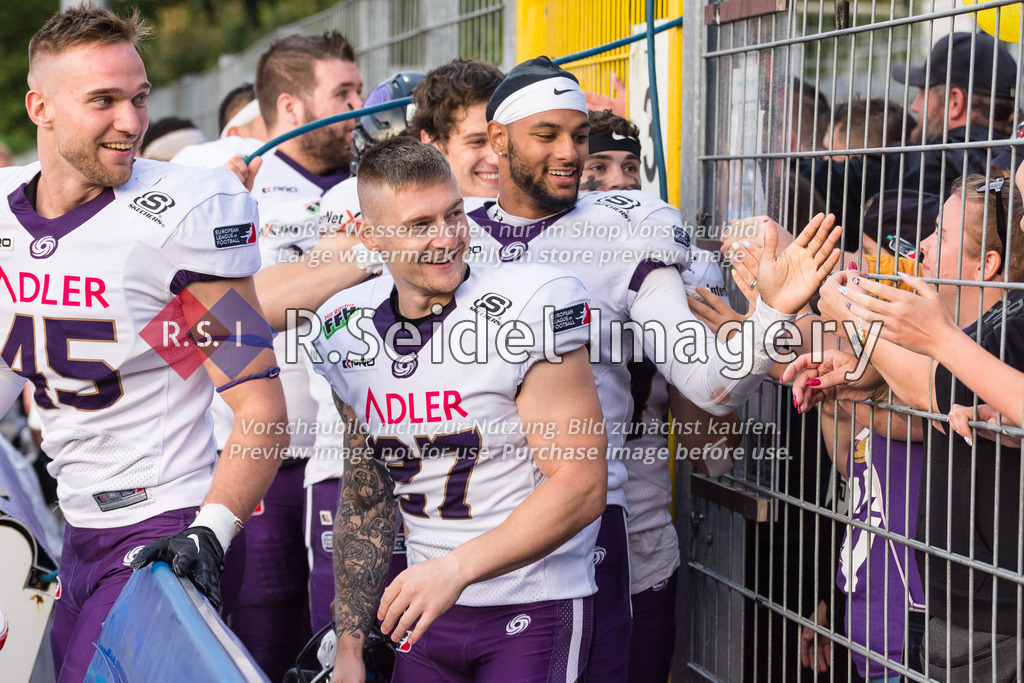 RS-1-004158 | Simeon Gabriel (#45, Frankfurt, LB), Thomas Fischbach (#27, Frankfurt, RB), Niklas Schumm (#16, Frankfurt, WR)