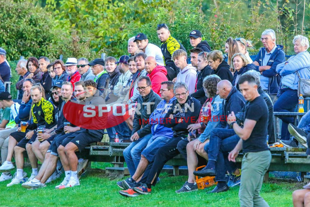 Austria Klagenfurt Amateure - SK Treibach 1-1, Kärntner Liga 2. Runde | Zuschauer Austria Klagenfurt Amateure - SK Treibach 1-1 am 08.08.2023 in Brückl
(Sportplatz), Austria, (Photo by Ernst Krawagner sport-fan.at) - Realisiert mit Pictrs.com
