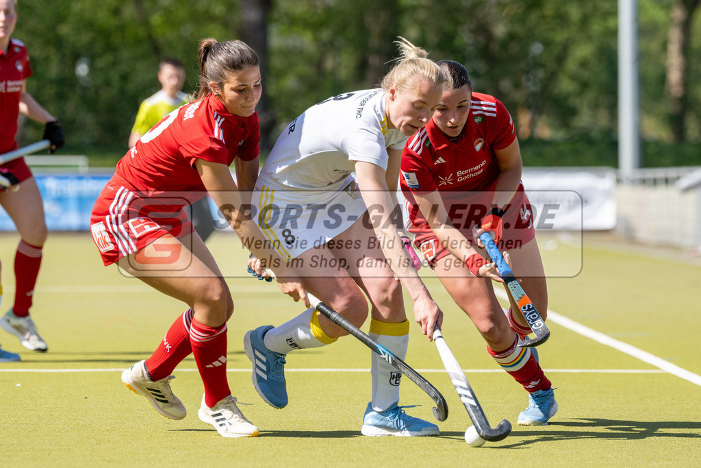 SFE_20250412_0092 | Köln, Deutschland, 12.04.2025:  Hockey 1. Bundesliga Damen Rot-Weiss Köln - Harvestehuder THC im KTHC Stadion Rot-Weiss Köln Tennis and Hockey Club am 12.04.2025 in Köln, Deutschland. (Foto von Stephan Fehrmann)Köln, Germany, 12.04.2025: Hockey 1. Bundesliga Damen Rot-Weiss Köln - Harvestehuder THC in KTHC Stadion Rot-Weiss Köln Tennis and Hockey Club at 12.04.2025 in Köln, Deutschland. (Foto from Stephan Fehrmann)