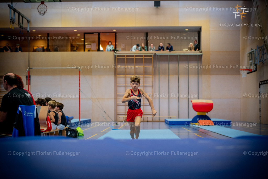 Promo-341 | "Fussifoto.com – Ihr Ansprechpartner für hochwertige Fotografie! Entdecken Sie kreative Bilder und professionelle Dienstleistungen. Kontaktieren Sie uns für Ihre Projekte!"