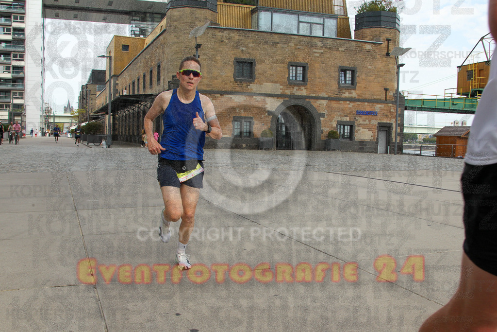 250920_1321_EV4_5289 | Sportfotografie im Rhein-Sieg Kreis, Köln, Bonn, NRW, Rheinland Pfalz, Hessen, etc. Unser Tätigkeitsfeld umfasst den Laufsport vom Volkslauf über den Marathon, Duathlon, Triathon bis zum Ultralauf wie Kölnpfad Ultra oder Schindertrail.
