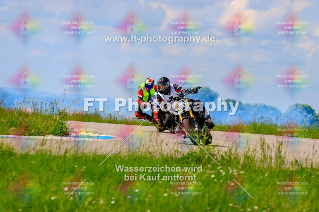 MotoTeam-0782 | Hier findet Ihr Bilder von Touristenfahrten auf der Nürburgring Nordschleife oder von anderen Veranstaltungen die ich besucht habe. Viel Spass beim Durch Schauen 