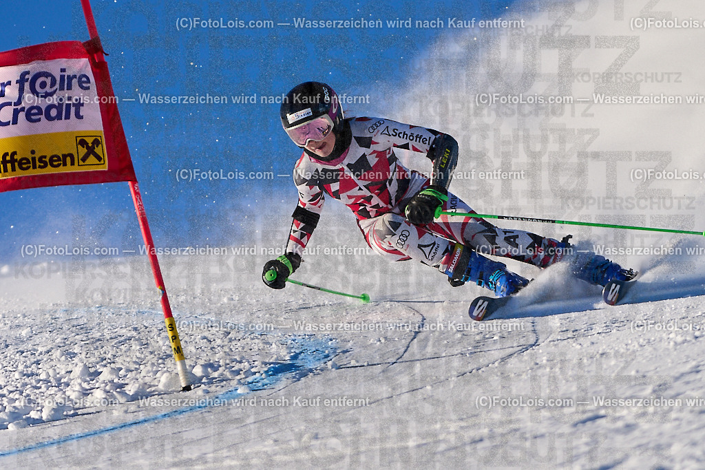 ALP3251_MASTERS-Cup_GS-C Damen_Vorlaeufer | (C)FotoLois.com, Alois Spandl. FIS Masters-Cup Wildschönau, Giant Slalom auf der Piste Schatzberg GS, Siegerehrung auf dem Dorfplatz Niederau, Sa 13. Januar 2024.