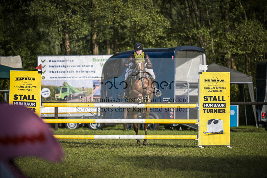 DOS_0504 | Entdecke hochwertige Reitturnierfotos von Foto Oger. Professionell, emotional und authentisch – jetzt Lieblingsmomente im Shop bestellen.Deutschlandweite Turnierfotografie. - Realisiert mit Pictrs.com