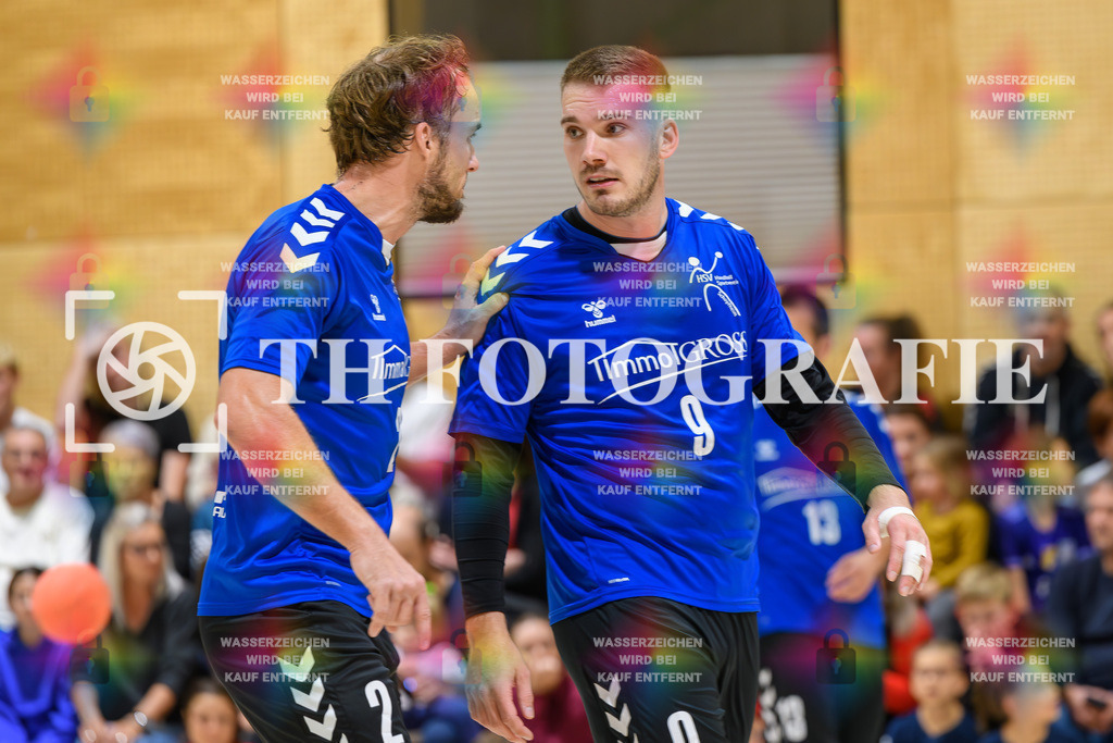 GER, SG Maulburg/Steinen - HSV Schopfheim, Handball, Landesliga, 4. Spieltag, Saison 2023/2024, 14.10.2023 | Torsten Michel (HSV Schopfheim, #02), Florian Foerster (HSV Schopfheim, #09)

GER, SG Maulburg/Steinen - HSV Schopfheim, Handball, Landesliga, 4. Spieltag, Saison 2023/2024, 14.10.2023

Foto: TH Fotografie/Thomas Hess