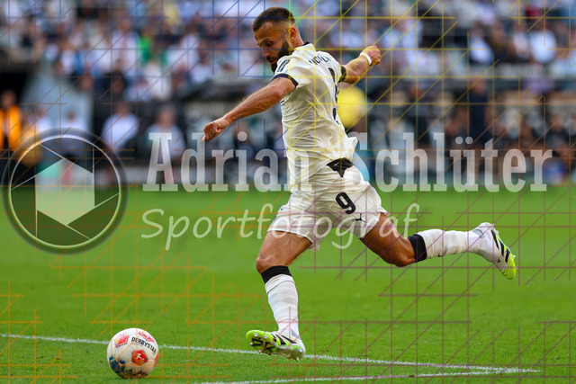 Borussia Mönchengladbach vs Hamburger SV - Bundesliga  | Mönchengladbach, Deutschland, 24.08.25:   Franck Honorat (Borussia Mönchengladbach) in Aktion am Ball, Einzelaktion waehrend des Spiels der Bundesliga zwischen Borussia Mönchengladbach vs Hamburger SV im Stadion im Borussia Park(Foto von Brauer-Fotoagentur / Adrian Schlueter)