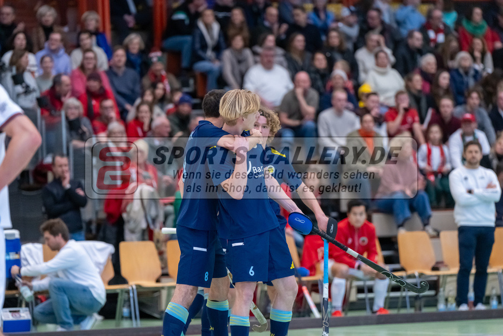 HK_20250118_101789 | 1/4 Finale 1. Bundesliga Halle Herren Crefelder HTC - Zehlendorfer Wespen am 18.1.2025 Halle Glockenspitz, Krefeld , Daniel Koschyk-von Horlacher ( Zehlendorfer Wespen #8 ) , Mika Böttger ( Zehlendorfer Wespen #6 )