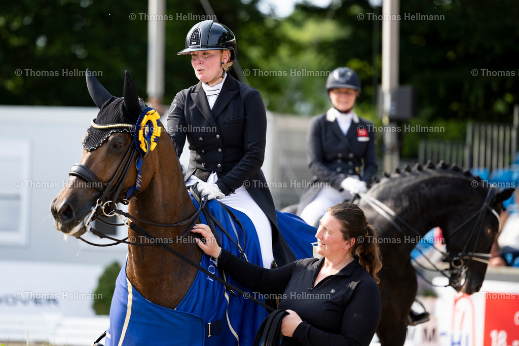 TH_423-Inoraline W-Lexner_ Sofie_29392 | Al Shiraàa Deutsches Spring- und Dressur-Derby 2025 am 31.05.25 in Hamburg, Thomas Hellmann, 423Inoraline WLexner, Sofie