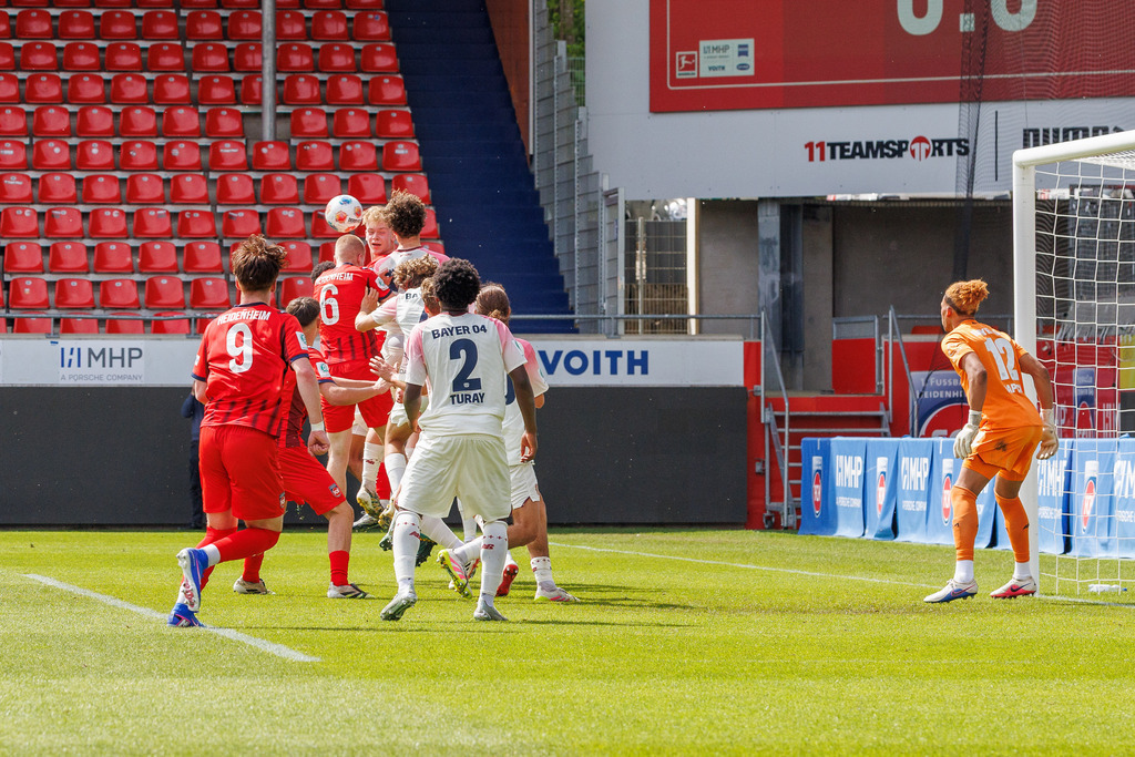 20260503-U19_FCH-LEV_045 | 1.FC Heidenheim 1846 vs. Bayer 04 Leverkusen, Fußball, U19, A-Junioren, NWL, U19-DFB-Nachwuchsliga, 2025/2026, Achtelfinale, 03.05.2026 in Heidenheim, Voith Arena(Foto: Michael Bulling) - Realisiert mit Pictrs.com