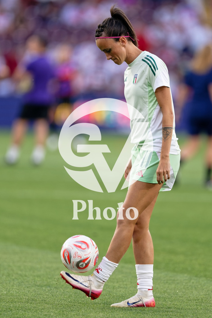England v Italy - UEFA Women's EURO 2025 Semi-Final | GENEVA, SWITZERLAND - JULY 22: Barbara Bonansea of Italy  during warm-up prior the UEFA Women's EURO 2025 Semi-Final match between England and Italy at Stade de Geneve on July 22, 2025 in Geneva, Switzerland. (Photo by Giuseppe Velletri/Sports Press Photo/Getty Images)