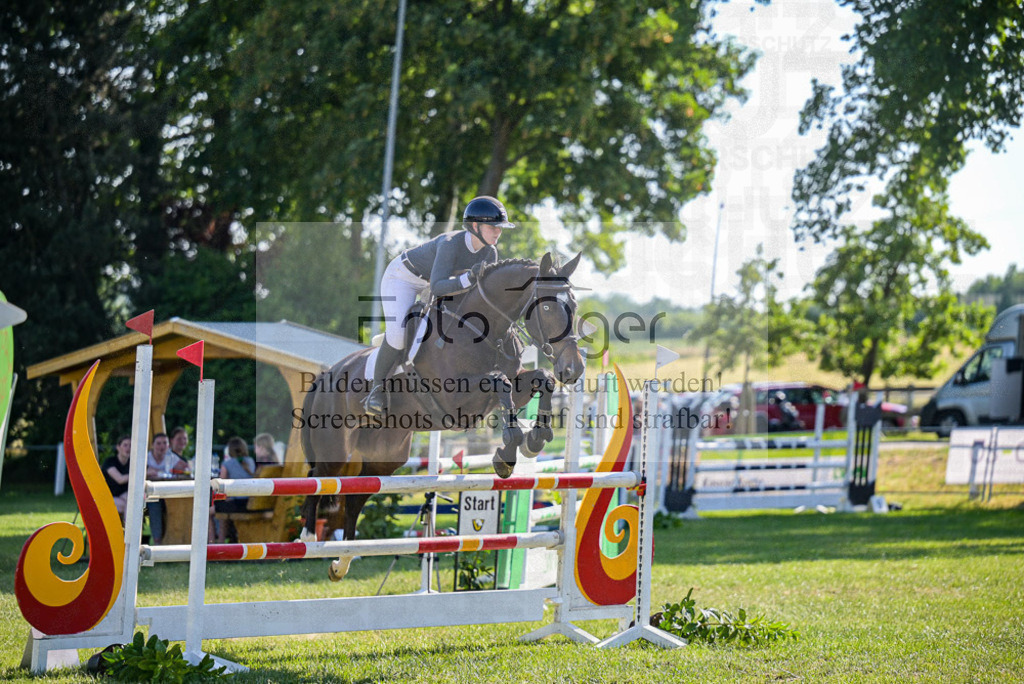 Reitturnier Voxtrup | Entdecke hochwertige Reitturnierfotos von Foto Oger. Professionell, emotional und authentisch – jetzt Lieblingsmomente im Shop bestellen.Deutschlandweite Turnierfotografie. - Realisiert mit Pictrs.com