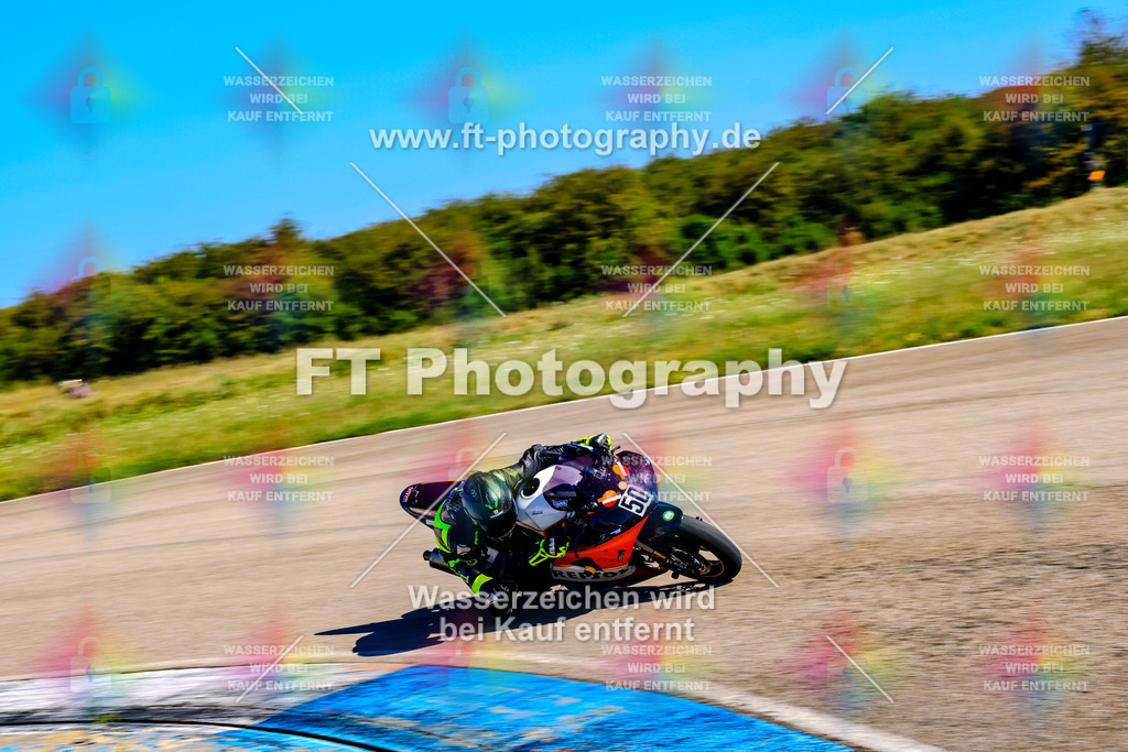 050-2758 | Hier findet Ihr Bilder von Touristenfahrten auf der Nürburgring Nordschleife oder von anderen Veranstaltungen die ich besucht habe. Viel Spass beim Durch Schauen 