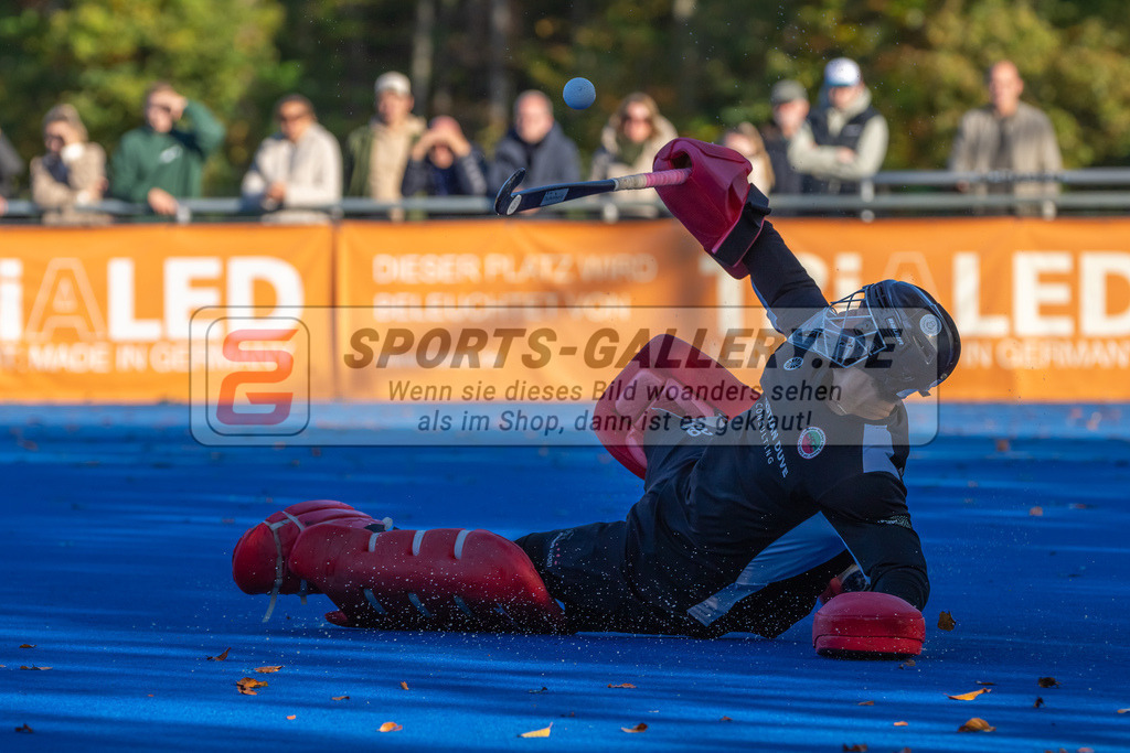 HK_20241103_108570 | 1. Bundesliga Herren Crefelder HTC - Hamburger Polo Club am 3.11.2024 CHTC Krefeld, Krefeld , Joshua Onyekwue Nnaji Torwart ( Crefelder HTC #29 )