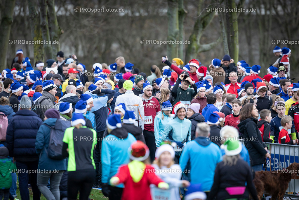 Bonner Nikolauslauf in Bonn, 08.12.2024 | Impressionen vom Bonner Nikolauslauf am 08.12.2024 in Bonn (Freizeitpark Rheinaue). Foto: BEAUTIFUL SPORTS/Axel Kohring