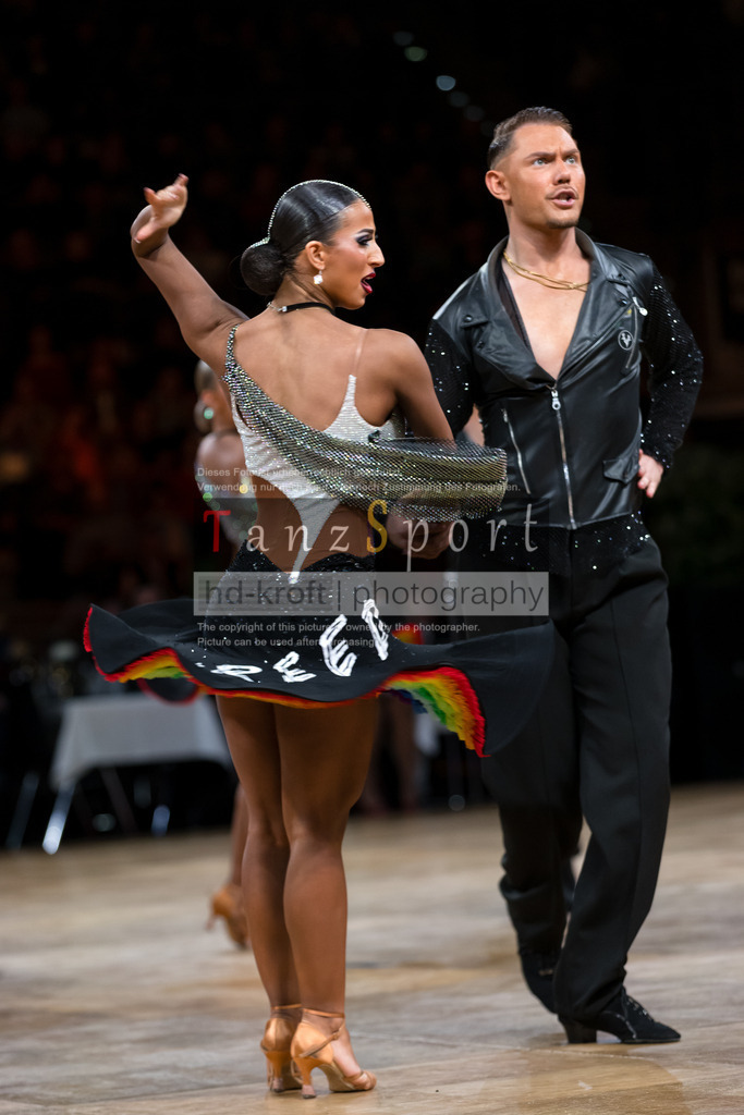 20241109_DM-Formationen_6291 | Tanzsportbilder, Standardtanz, Lateintanz, WDSF, DTV, LTVB, dancecomp, goc, hessen tanzt, blaues band der spree, walzer, tango, wiener walzer, slowfox, quickstepp, samba, rumba, cha-cha-cha, paso doble. jive, hd-kroft photography, turniertanzsport