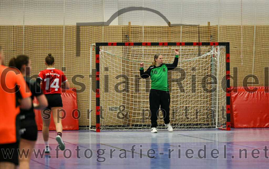 2022-12-04_012_SV_Anzing_gegen_TSV_Uebersee | Anzing, Deutschland, 04.12.2022:
Handball, Bezirksliga 2022 / 2023, 8. Spieltag, SV Anzing gegen TSV Übersee, Endergebnis: 29:24

Elena Holzmann (SV Anzing, #14)

Foto: Christian Riedel / fotografie-riedel.net