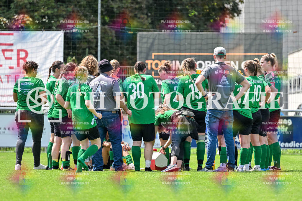 GER, FC Hauingen - SV Waldhaus, Frauen-Fussball, Rothaus Bezirkpokal, Finale, Saison 2024/2025, 29.05.2025 | Team SV WaldhausGER, FC Hauingen - SV Waldhaus, Frauen-Fussball, Rothaus Bezirkpokal, Finale, Saison 2024/2025, 29.05.2025Foto: TH Fotografie/Thomas Hess