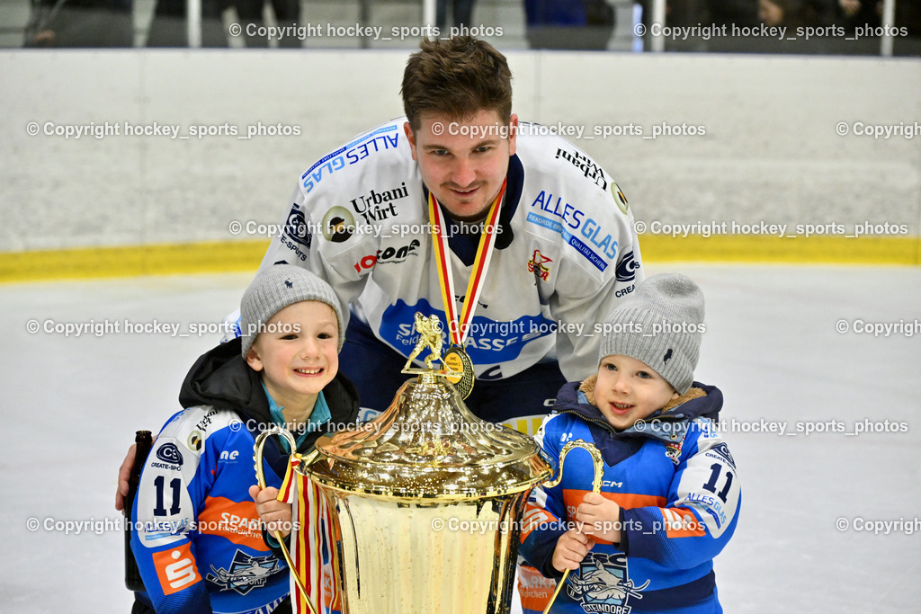 ESC Sparkasse Steindorf Meister 2025/26 | #11 Kalan Luka ESC Steindorf mit Kinder, ESC Sparkasse Steindorf Meister 2025/26, ESC Sparkasse Steindorf Meister 2025/26 am 08.03.2026 in Althofen (Stadthalle Althofen), Austria, (Photo by Bernd Stefan)