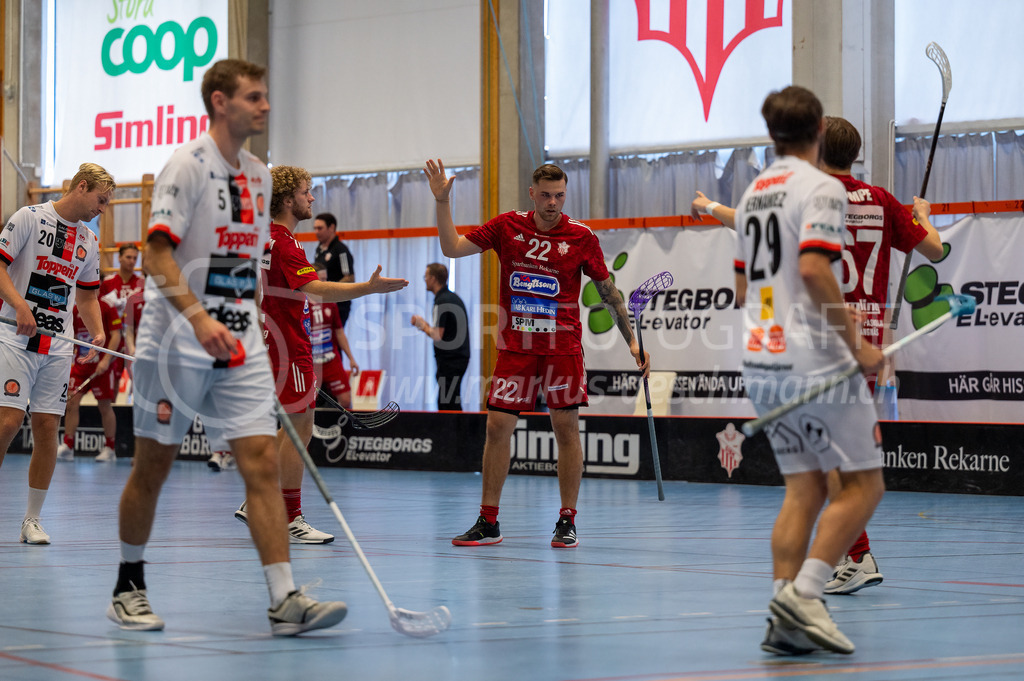 Strängnäs IBK vs Höllvikens IBF - 30. September 2023 | Strängnäs IBK vs Höllvikens IBF
Thomas Arena, Strängnäs
Adam Nilsson (#22 Strängnäs IBK) erzielt das 2:0.
Bild: Sportfotografie Markus Aeschimann | www.markus-aeschimann.ch - Realisiert mit Pictrs.com