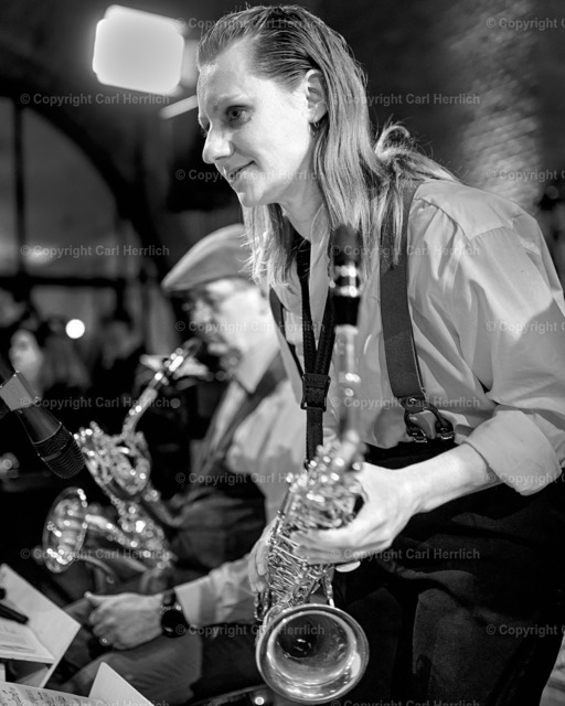 Soundpack Lindy Hop (133) | High End Portraits. Einzelportrait Paarportrait Gruppenportrait Künstlerportrait Bandportzait Bühnenfotografie Fashion Lifestyle Urbanlife  - Realisiert mit Pictrs.com