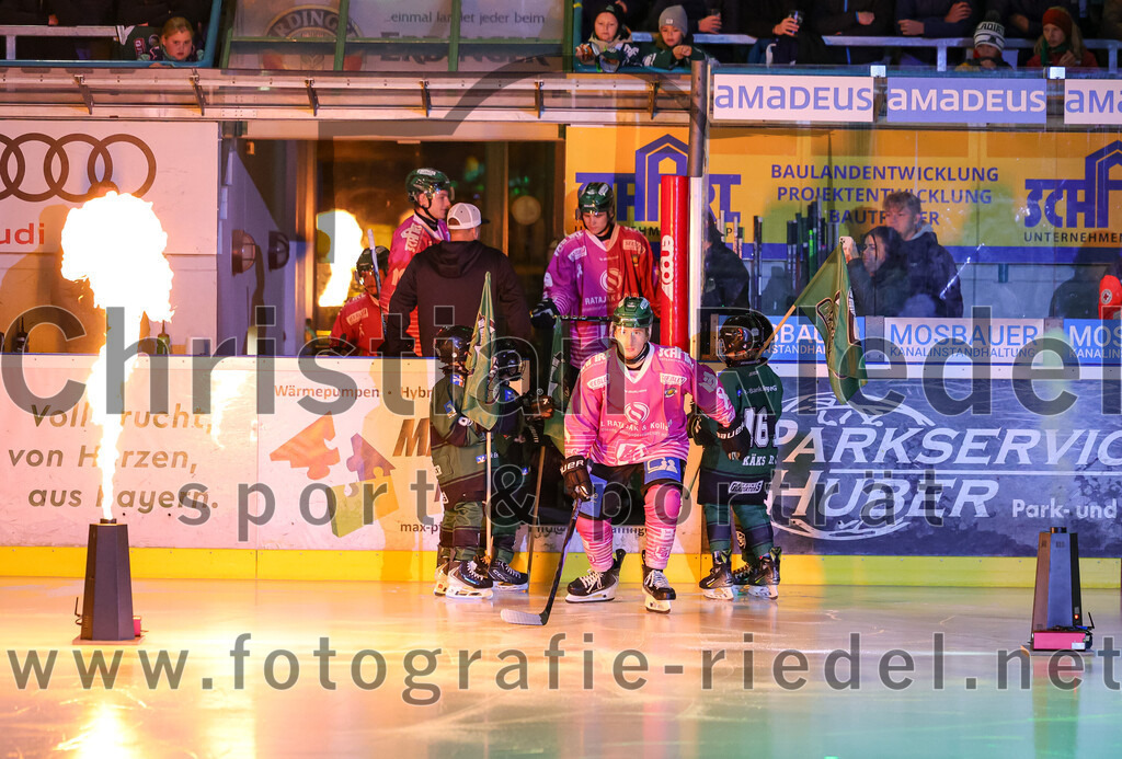 2025-10-10_020_TSV_Erding_gegen_onesto_Tigers_Bayreuth | Erding, Deutschland, 10.10.2025:Eishockey, Oberliga Süd 2025 / 2026, 7. Spieltag, TSV Erding gegen onesto Tigers Bayreuth, Endergebnis: 2:5Björn Salhi (Erding Gladiators, #13)Foto: Christian Riedel / fotografie-riedel.net