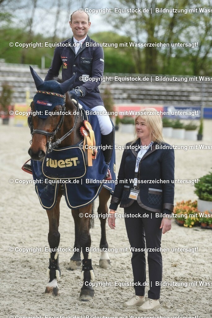 20230514_CCI4_Springen_0459 | equistock