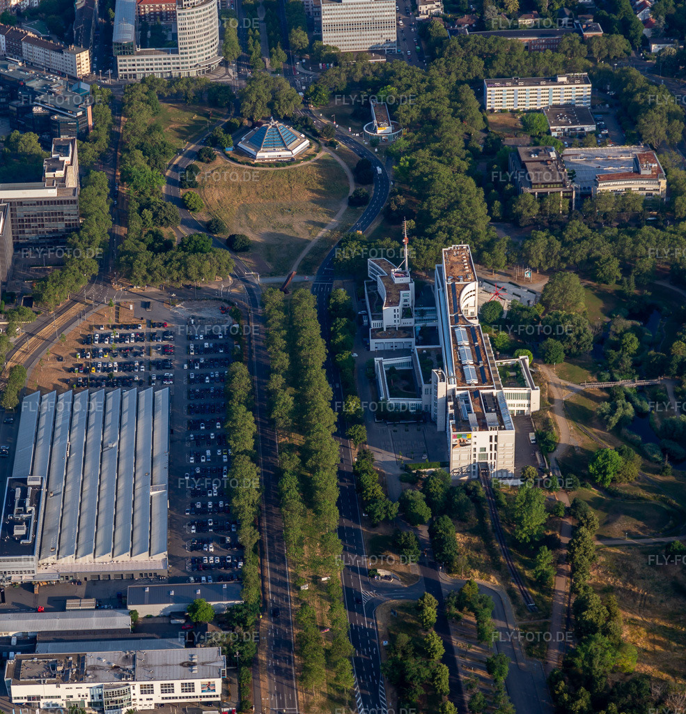 Luftbild: TECHNOSEUM und Planetarium am Ende der A656 im Ortsteil Oststadt in Mannheim im Bundesland Baden-Württemberg in Deutschland.Foto: IMG_136883-Pano.jpg vom 24.06.2023 durch Werner Riehm/FLY-FOTO.deAuflösung des Originals: 4679 x 4866 pxTECHNOSEUM - Technikmuseum in MannheimPlanetarium Mannheim
