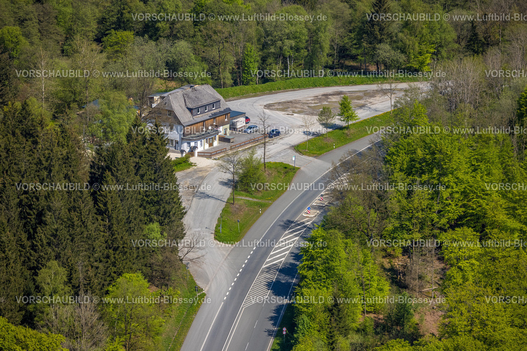 Meschede230500731 | Luftbild, Gasthaus und Parkplatz Stimmstamm, Warstein, Sauerland, Nordrhein-Westfalen, Deutschland