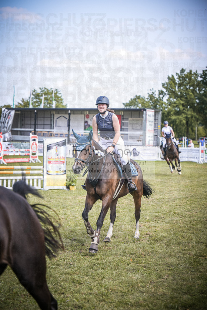 DOS_5533 | Entdecke hochwertige Reitturnierfotos von Foto Oger. Professionell, emotional und authentisch – jetzt Lieblingsmomente im Shop bestellen.Deutschlandweite Turnierfotografie. - Realisiert mit Pictrs.com