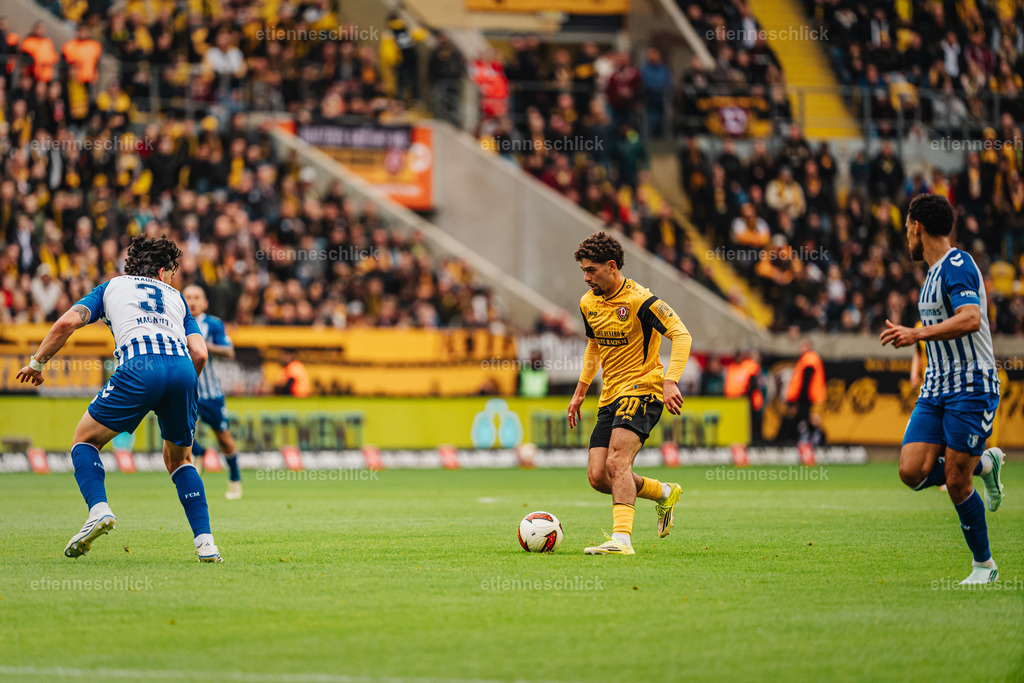 Dresdner SC - Allianz MTV Stuttgart, DEKRA 1. Bundesliga Frauen, Volleyball | Im Bild: Am Ball Ben Bobzien (20, SG Dynamo Dresden)18.10.2026, SG Dynamo Dresden - 1. FC Magdeburg, 2. BUNDESLIGA - 8. SPIELTAG, Fußball, Deutschland, Dresden, Rudolf-Harbig-Stadion