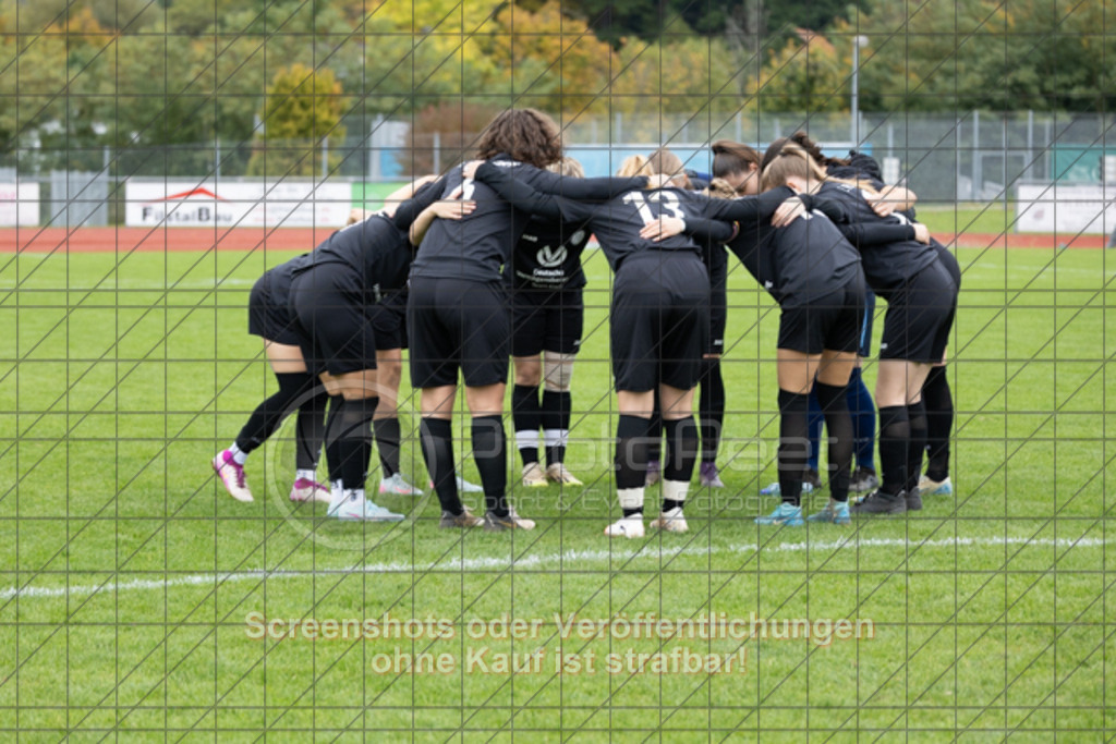 20251012_130410_0130 | #,1.FC Donzdorf (schwarz) vs. VfB Stuttgart II (rot), Fussball, Frauen-Verbandsliga Württemberg, 05. Spieltag, Saison 2025/2026, Rasenplatz Lautertal Stadion, Süßener Straße 16, 73072 Donzdorf, 12.10.2025 - 13:00 Uhr,Foto: PhotoPeet-Sportfotografie/Peter Harich